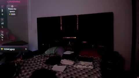 Laura Rose online show from 02.26.25