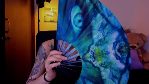 Laura Rose online show from 04.05.26