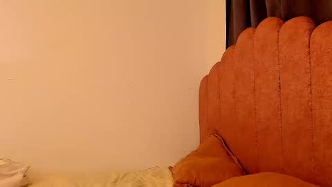 LAURA SOE online show from 01.12.26