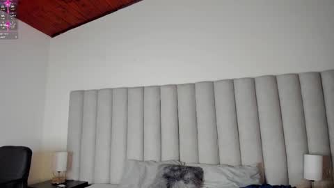 lauraagomezz__ online show from 01.24.25