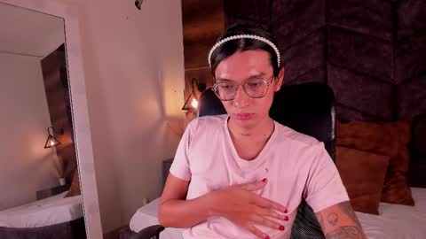 lauraagomezz__ online show from 02.09.25