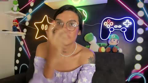 lauraagomezz__ online show from 03.05.25