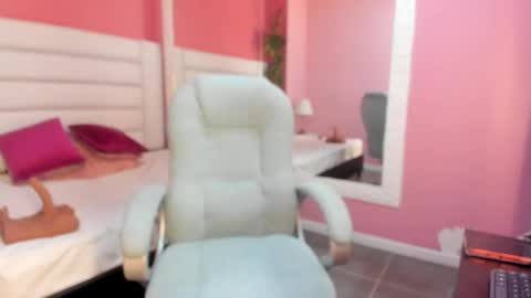 Laura online show from 12.17.25