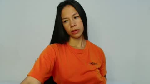 lauracb          online show from 05.25.26