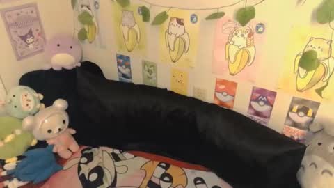 LauraChan online show from 01.08.25
