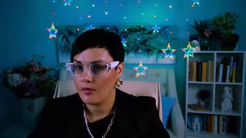 lauradavidsons online show from 09.21.25