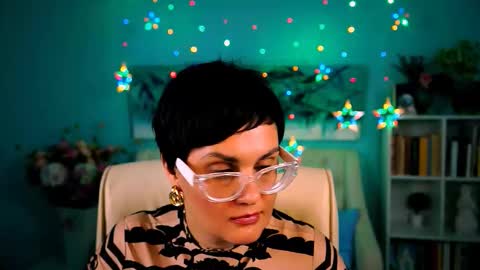 lauradavidsons online show from 10.29.25