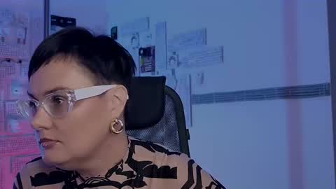 lauradavidsons online show from 11.12.25