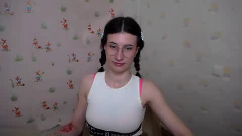 Snapshot of lauradre_ chatting on 04.28.26 Laura online show from 04.28.26