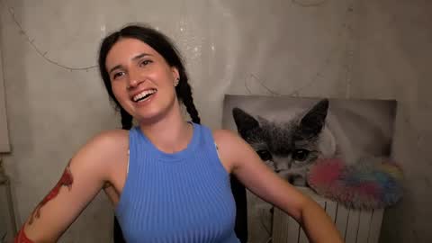 Snapshot of lauradre_ chatting on 05.15.26 Laura online show from 05.15.26