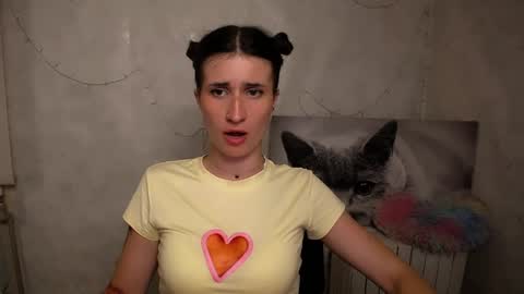 Snapshot of lauradre_ chatting on 05.20.26 Laura online show from 05.20.26