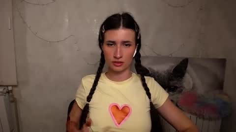 Snapshot of lauradre_ chatting on 05.23.26 Laura online show from 05.23.26