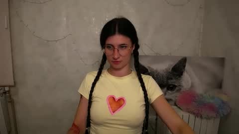 Snapshot of lauradre_ chatting on 05.30.26 Laura online show from 05.30.26
