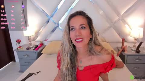 Snapshot of laurafarrely chatting on 03.10.25 Laura online show from 03.10.25