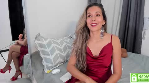 Snapshot of laurafarrely chatting on 09.13.25 Laura online show from 09.13.25