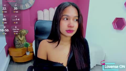 Laura Glowing online show from 02.20.25