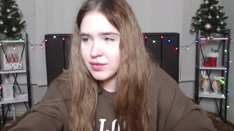 LauraHlot online show from 12.30.24