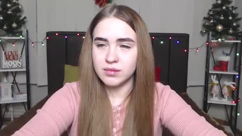 LauraHlot online show from 01.04.25