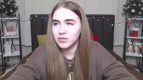 LauraHlot online show from 01.06.25