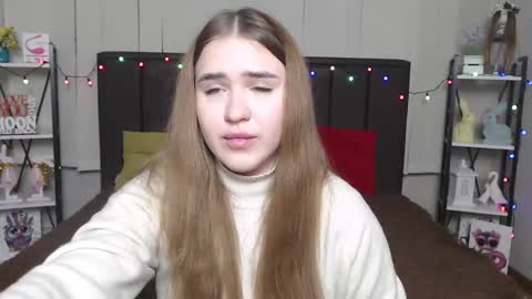 LauraHlot online show from 01.19.25