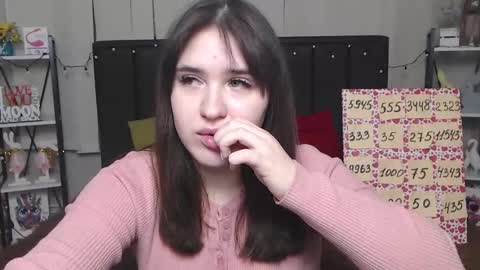 LauraHlot online show from 02.06.25