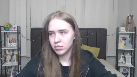 LauraHlot online show from 09.20.25