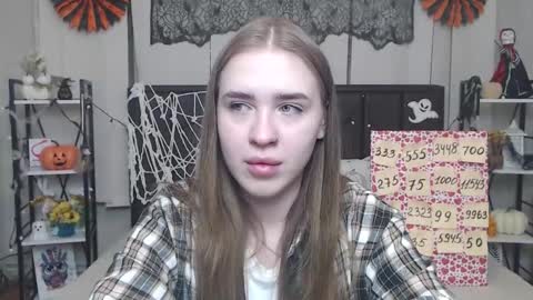 LauraHlot online show from 10.25.25