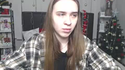 LauraHlot online show from 12.21.25