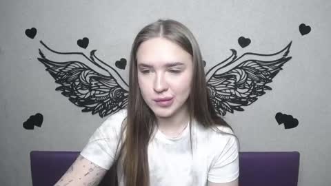Snapshot of laurahlot chatting on 04.24.26 LauraHlot online show from 04.24.26