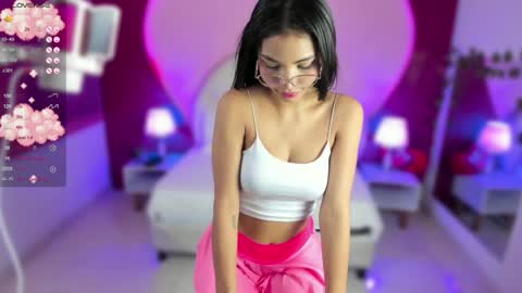 Laura MartinGMT-5 2200-0600 online show from 12.24.24