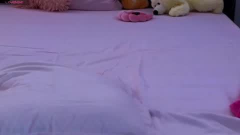 Snapshot of lauramirage chatting on 10.07.25 LauraMirage online show from 10.07.25