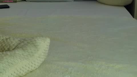 LauraMirage online show from 11.18.25