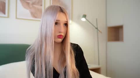 Laura online show from 09.22.25