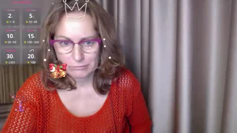Snapshot of lauraoven1 chatting on 12.10.24 Lauraoven1 online show from 12.10.24
