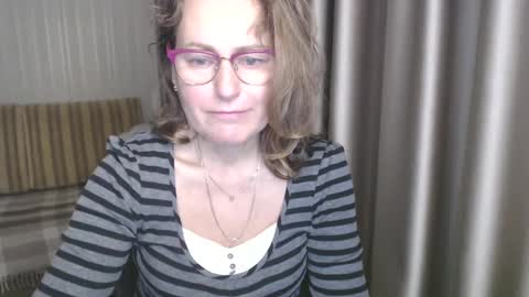 Snapshot of lauraoven1 chatting on 12.26.24 Lauraoven1 online show from 12.26.24