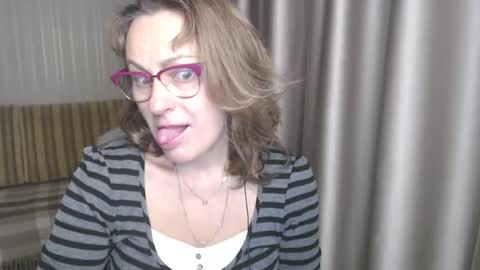 Snapshot of lauraoven1 chatting on 12.26.24 Lauraoven1 online show from 12.26.24