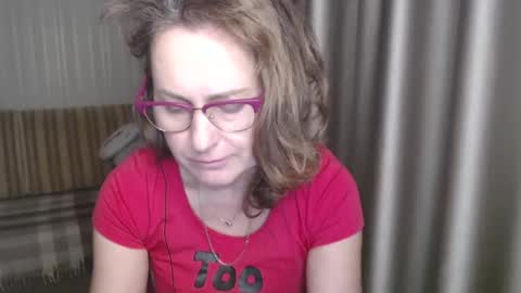 Snapshot of lauraoven1 chatting on 01.12.25 Lauraoven1 online show from 01.12.25