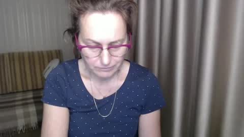 Snapshot of lauraoven1 chatting on 01.15.25 Lauraoven1 online show from 01.15.25