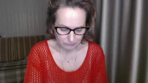 Snapshot of lauraoven1 chatting on 02.01.25 Lauraoven1 online show from 02.01.25