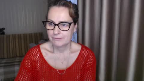 Snapshot of lauraoven1 chatting on 02.02.25 Lauraoven1 online show from 02.02.25