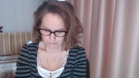 Snapshot of lauraoven1 chatting on 02.13.25 Lauraoven1 online show from 02.13.25