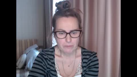 Snapshot of lauraoven1 chatting on 02.17.25 Lauraoven1 online show from 02.17.25