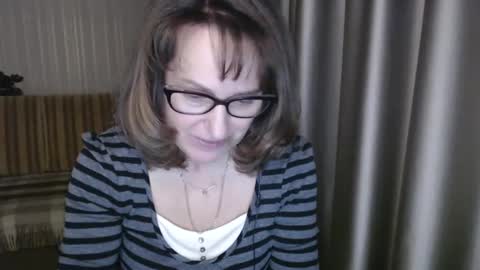 Snapshot of lauraoven1 chatting on 02.19.25 Lauraoven1 online show from 02.19.25