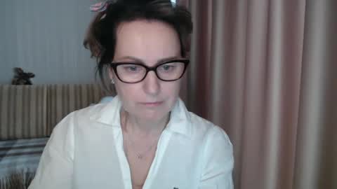 Snapshot of lauraoven1 chatting on 02.25.25 Lauraoven1 online show from 02.25.25