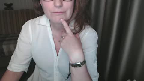 Snapshot of lauraoven1 chatting on 03.07.25 Lauraoven1 online show from 03.07.25
