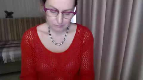 Snapshot of lauraoven1 chatting on 03.10.25 Lauraoven1 online show from 03.10.25