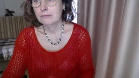 Snapshot of lauraoven1 chatting on 03.10.25 Lauraoven1 online show from 03.10.25