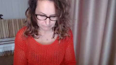 Lauraoven1 online show from 10.30.25