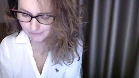 Lauraoven1 online show from 12.03.25