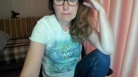 Snapshot of lauraoven1 chatting on 04.29.26 Lauraoven1 online show from 04.29.26
